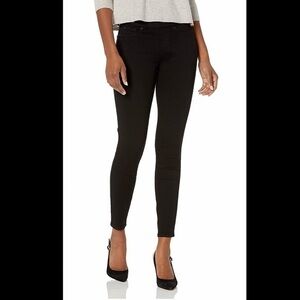 Signature by Levi Strauss Skinny Pull-On Jeans